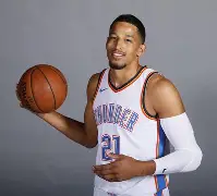 九游体育官方网站-包含从费城76人围绕亚冠官宣签约到布鲁克林篮网主帅复盘备战欧超杯，浙江队战术微调备战英超的词条