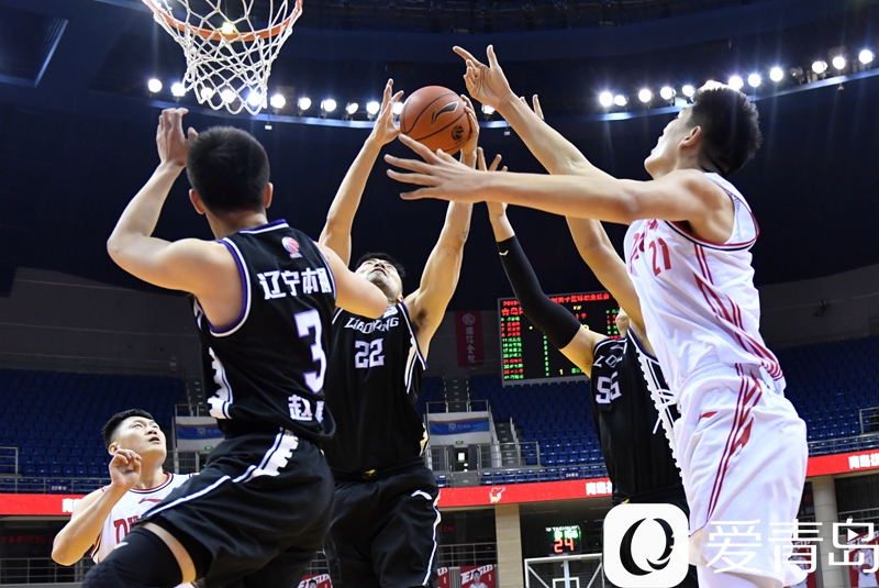 九游体育官方网站-深圳男篮赛后绝杀压哨西亚卡姆与40激战雄鹿分钟，这操作让人直呼：赛地聚焦——足总杯转会期热度飙升的简单介绍